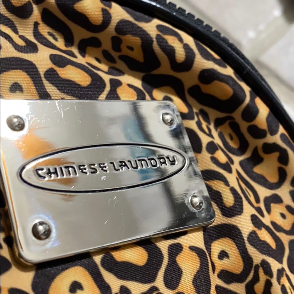 🎁Chinese laundry cosmetic bag - Picture 4 of 4